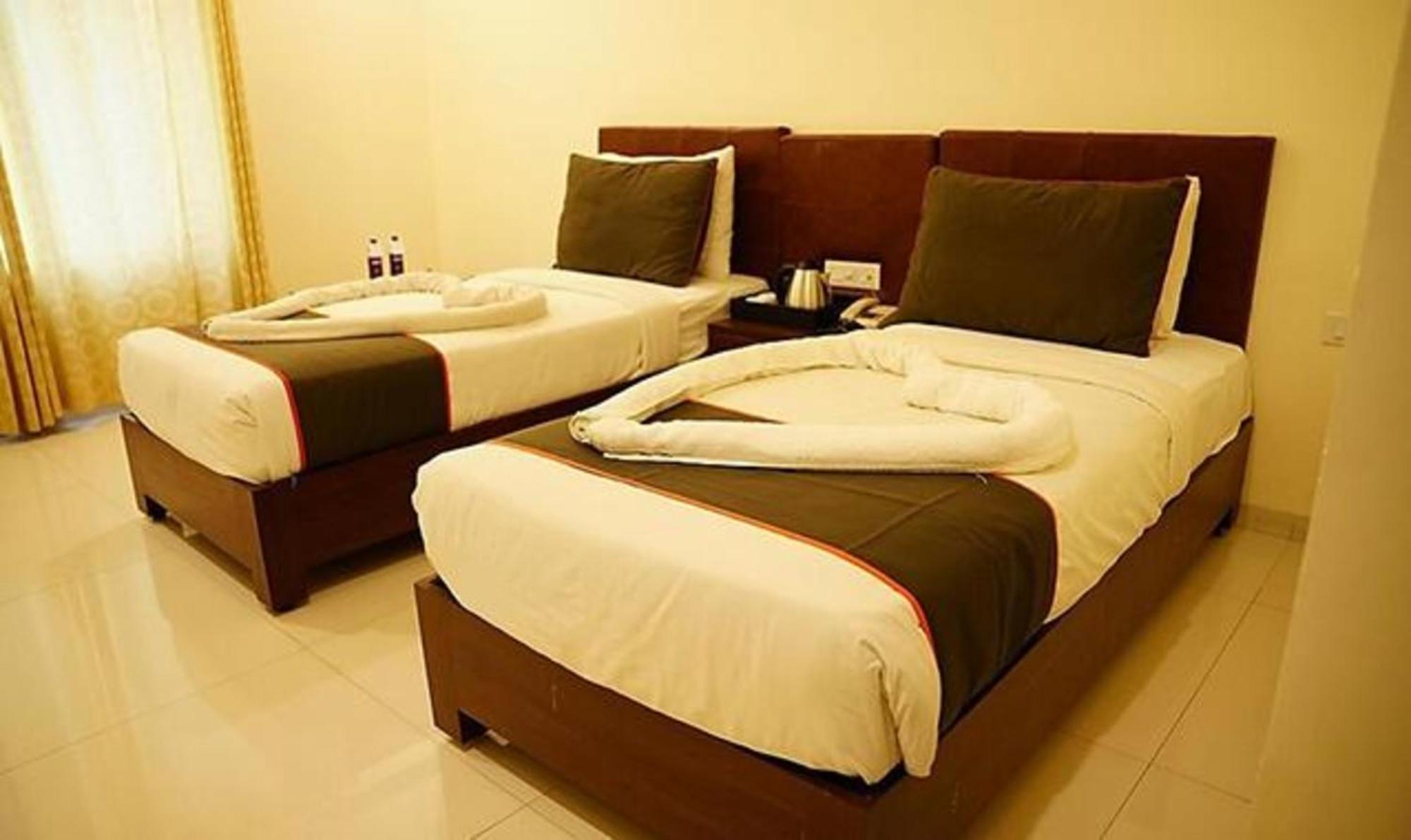 Capital O 16971 Hotel Lorven Visakhapatnam Exterior photo