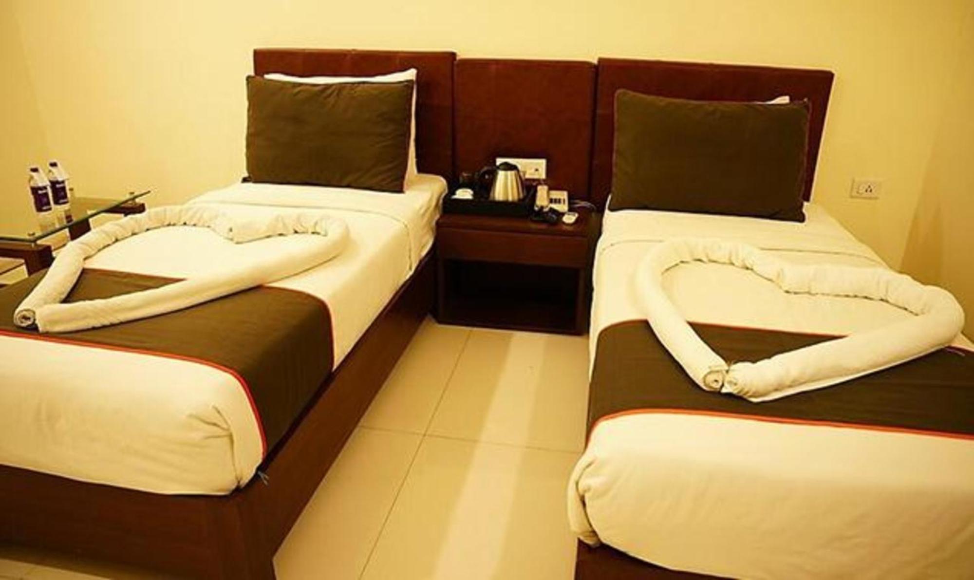 Capital O 16971 Hotel Lorven Visakhapatnam Exterior photo