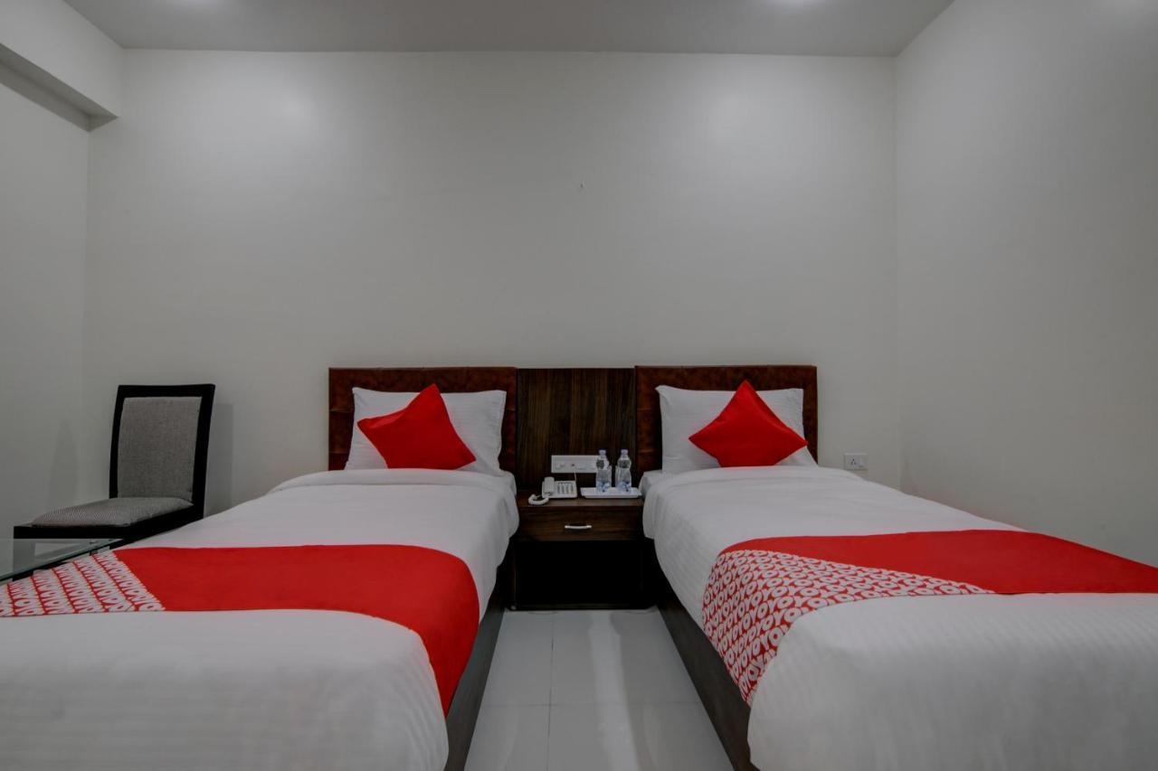 Capital O 16971 Hotel Lorven Visakhapatnam Exterior photo